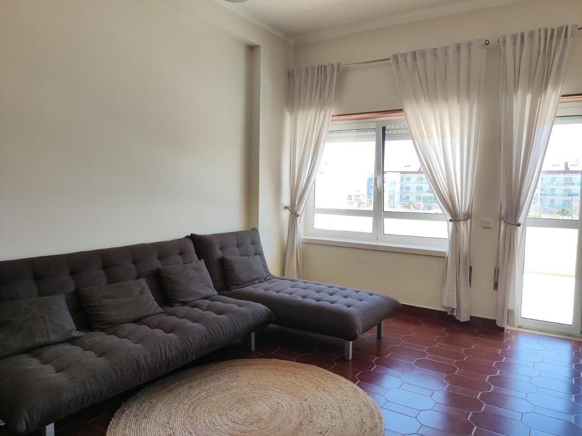 Apartment By The Beach! With Large Balcony! São Martinho do Porto Eksteriør bilde